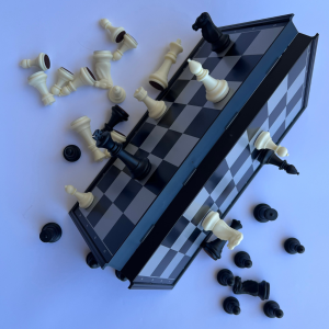 Magnetni plastični šah 36x36